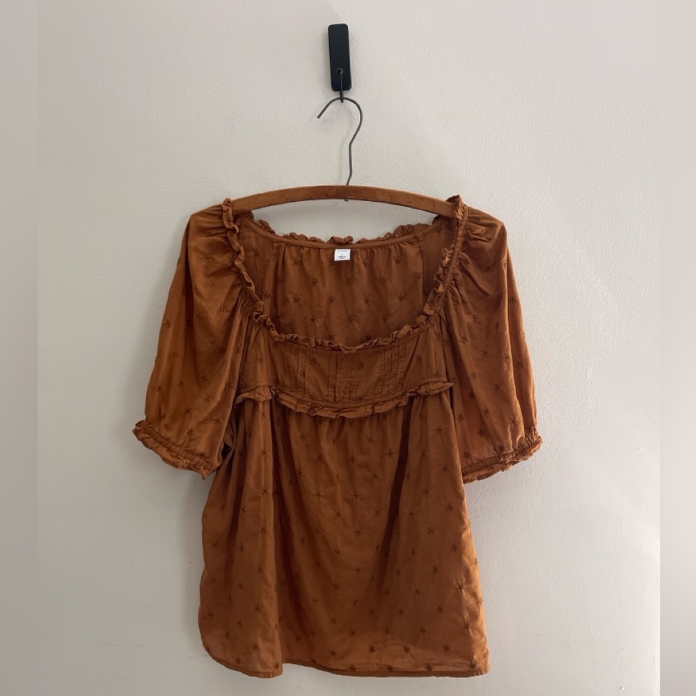 Old Navy Carmel Eyelet Peasant Top Ruffle Baby Doll Small Cottagecore Prairie SS